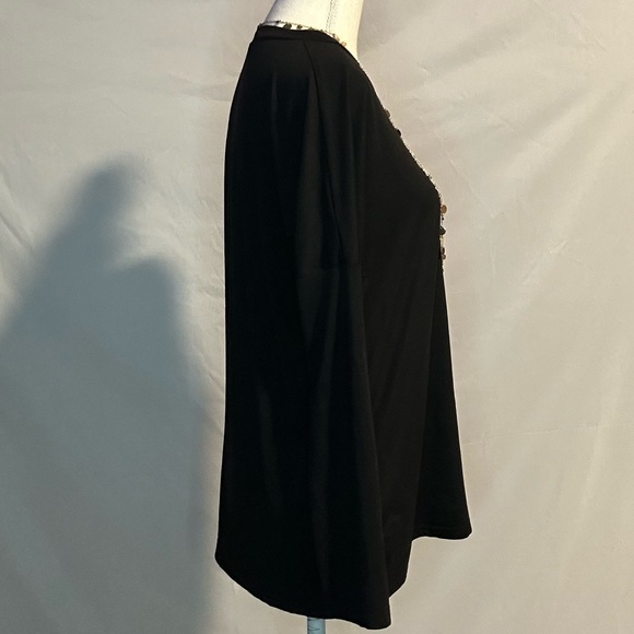 Tops/T-Shirts/Tanks👚 - 2 for $15 or 3 for $20 (Mix & Match) - Picture 3 of 7